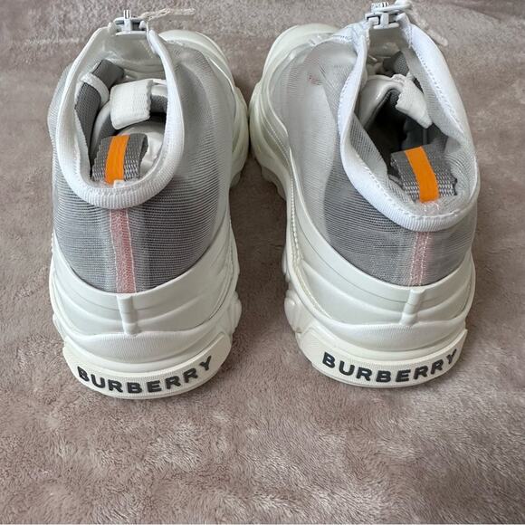 Burberry Arthur Low-Top Zip Sneakers Women US6 - Picture 3 of 6